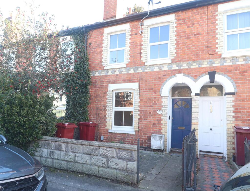 3 bed Mid Terraced House for rent in Reading. From Vanderpump - Tilehurst