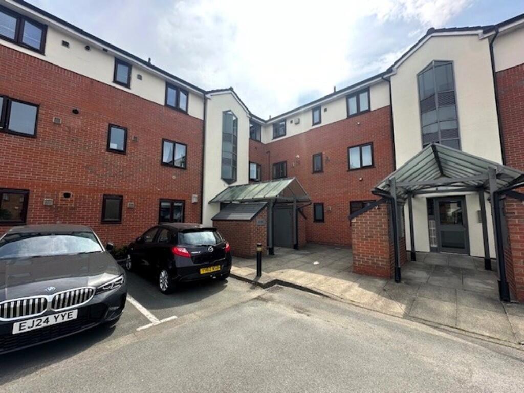 2 bed 1st Floor Flat for rent in Bolton. From Manhattan Estates - Bolton