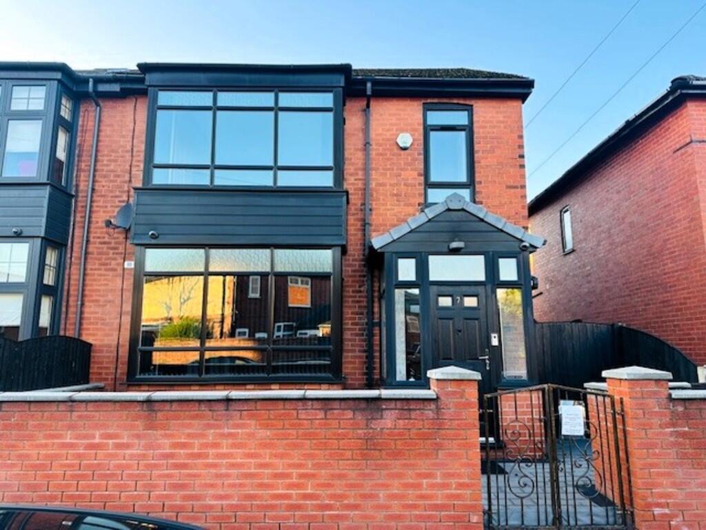 6 bed Semi Detached for rent in Horrocks Fold. From Manhattan Estates - Bolton 6 bed Semi Detached for rent in Horrocks Fold. From Manhattan Estates - Bolton