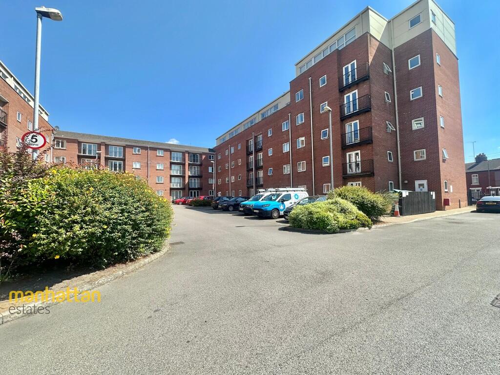 2 bed Apartment for rent in Salford. From Manhattan Estates - Bolton