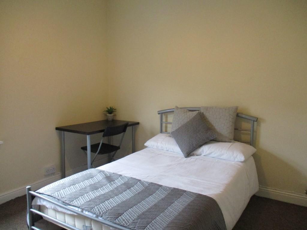 3 bed Mid Terraced House for rent in Skelton. From 2 Let Agency - York 3 bed Mid Terraced House for rent in Skelton. From 2 Let Agency - York