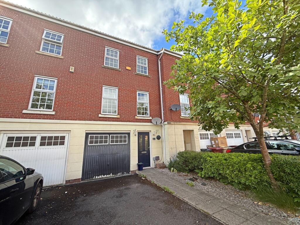 3 bed Town House for rent in Wingates. From Price and Co - Westhoughton