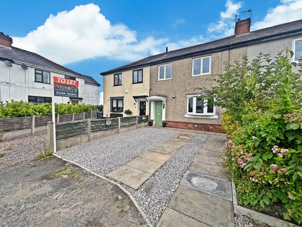 3 bed Mid Terraced House for rent in Chequerbent. From Price and Co - Westhoughton 3 bed Mid Terraced House for rent in Chequerbent. From Price and Co - Westhoughton