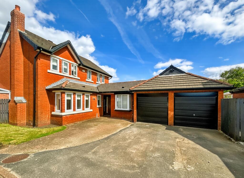4 bed Detached for rent in Chew Moor. From Price and Co - Westhoughton 4 bed Detached for rent in Chew Moor. From Price and Co - Westhoughton