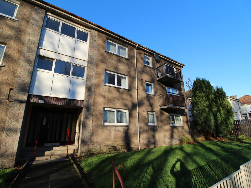 3 bed 1st Floor Flat for rent in Airdrie. From Jewel Homes - Coatbridge