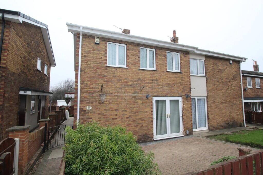 3 bed Semi Detached for rent in Castleford. From Chris North Properties LTD - Normanton