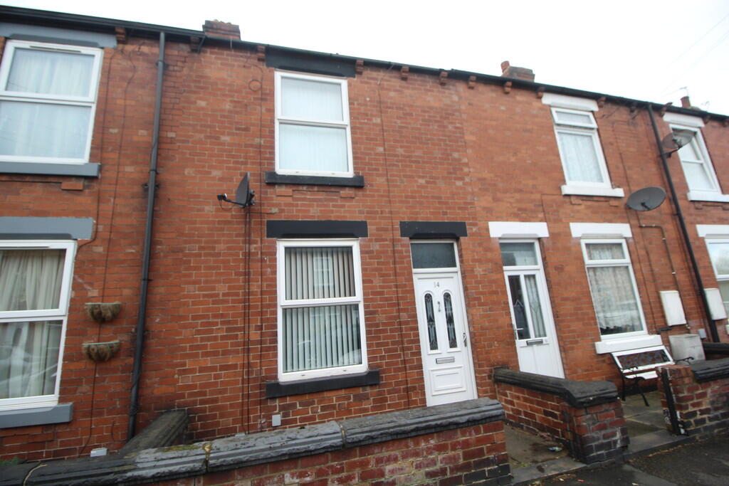 2 bed Mid Terraced House for rent in Castleford. From Chris North Properties LTD - Normanton