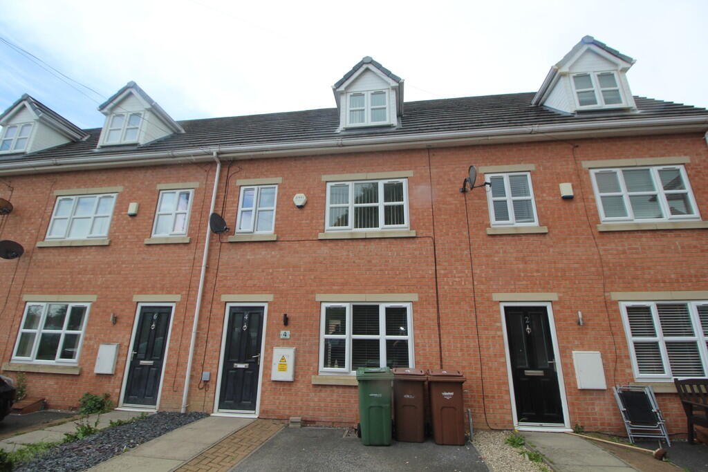 3 bed Town House for rent in Normanton. From Chris North Properties LTD - Normanton 3 bed Town House for rent in Normanton. From Chris North Properties LTD - Normanton