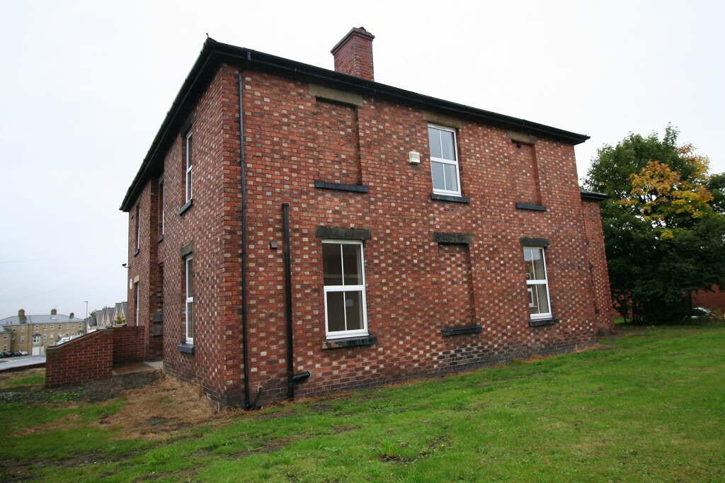 2 bed 1st Floor Flat for rent in Normanton. From Chris North Properties LTD - Normanton