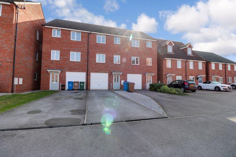 4 bed Mid Terraced House for rent in Brough. From Oscars - Hull