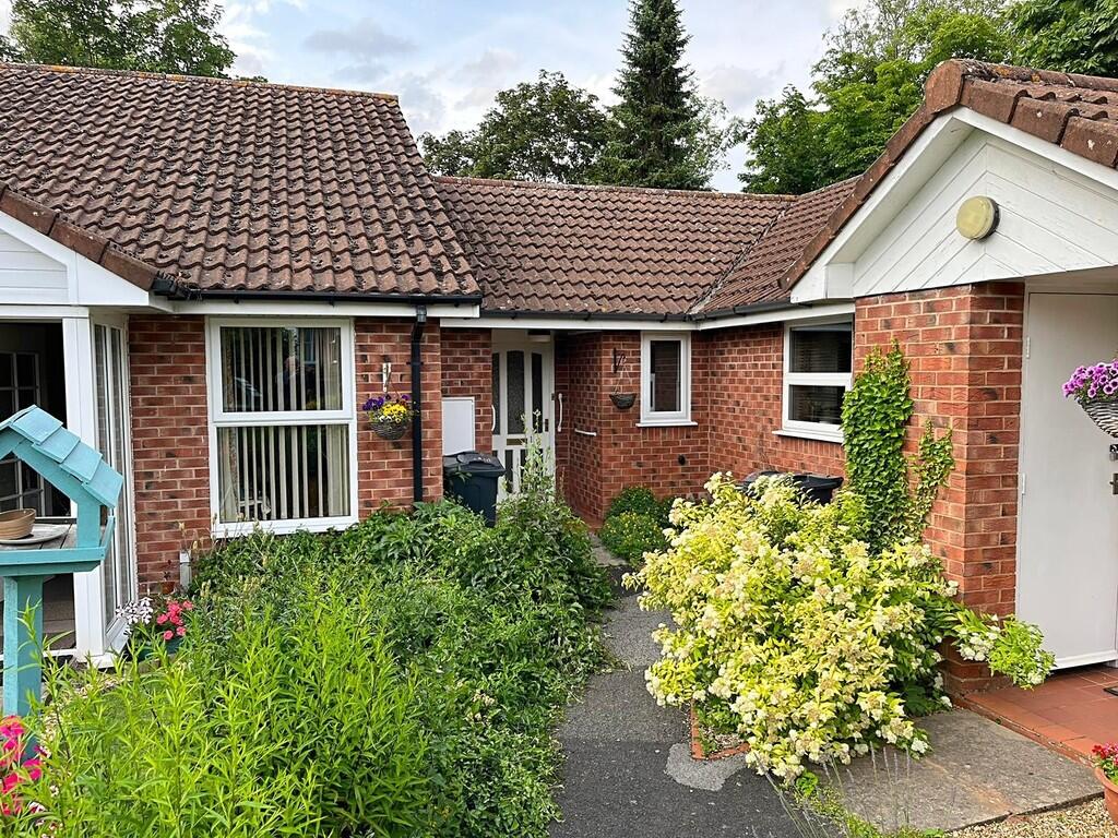 2 bed Terraced bungalow for rent in Great Malvern. From Kimberley's Estate Agents - Ledbury