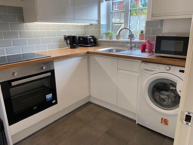2 bed Mews for rent in Gatley. From Stuarts Property Services - Cheadle