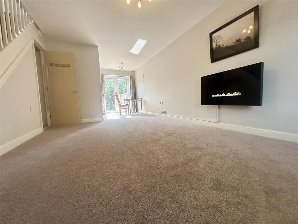 2 bed Semi Detached for rent in Gatley. From Stuarts Property Services - Cheadle