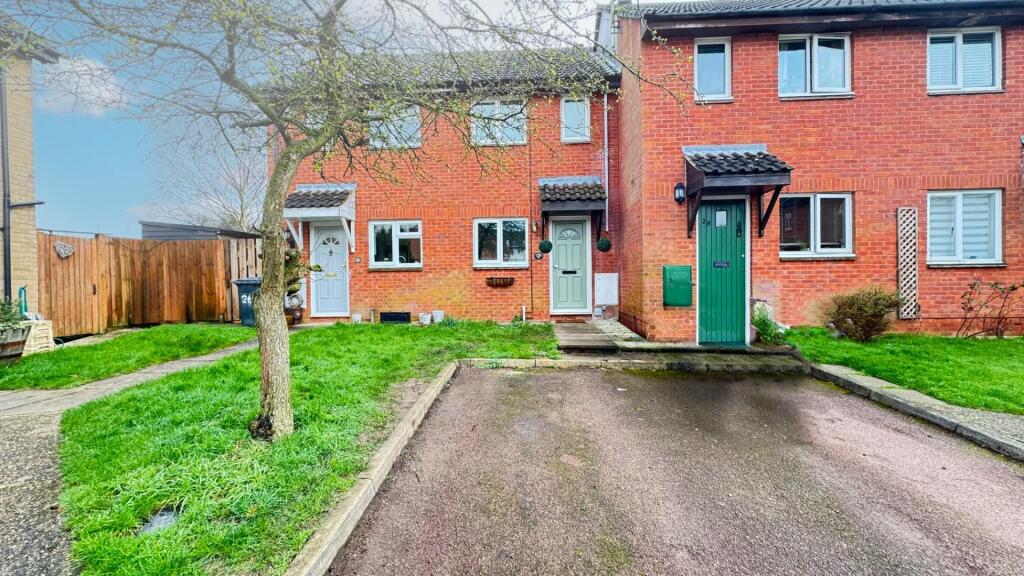 2 bed Mid Terraced House for rent in Hitchin. From Putterills - Hitchin