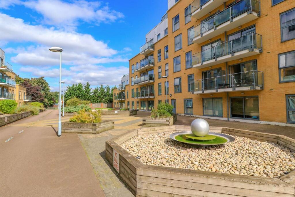 2 bed Apartment for rent in Stevenage. From Putterills - Hitchin 2 bed Apartment for rent in Stevenage. From Putterills - Hitchin