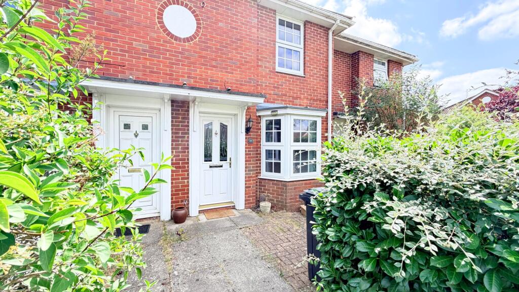 2 bed Mid Terraced House for rent in Welwyn Garden City. From Putterills - Hitchin 2 bed Mid Terraced House for rent in Welwyn Garden City. From Putterills - Hitchin