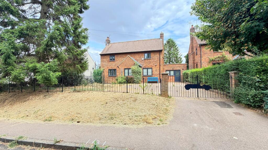 4 bed Detached for rent in Gosmore. From Putterills - Hitchin