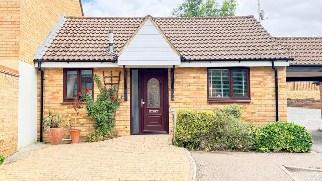 1 bed Semi-detached bungalow for rent in Walkern. From Putterills - Hitchin
