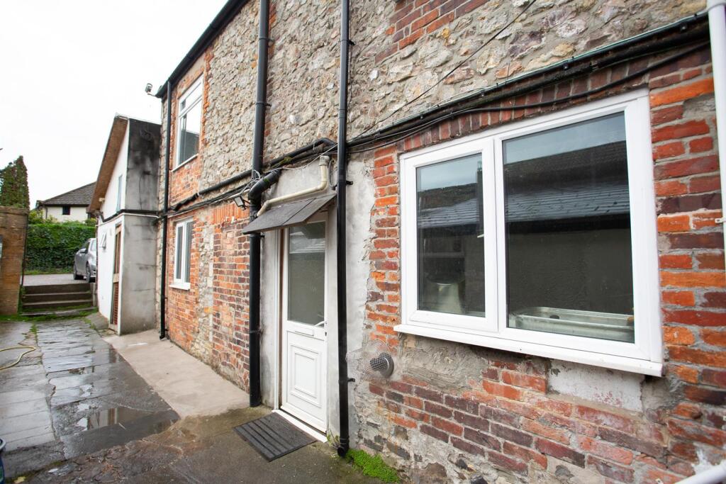2 bed Mid Terraced House for rent in Chard. From Derbyshire's Estate Agents - Chard