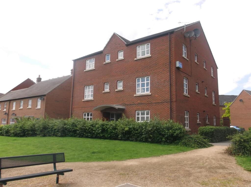 2 bed Apartment for rent in Bathpool. From Derbyshire's Estate Agents - Chard