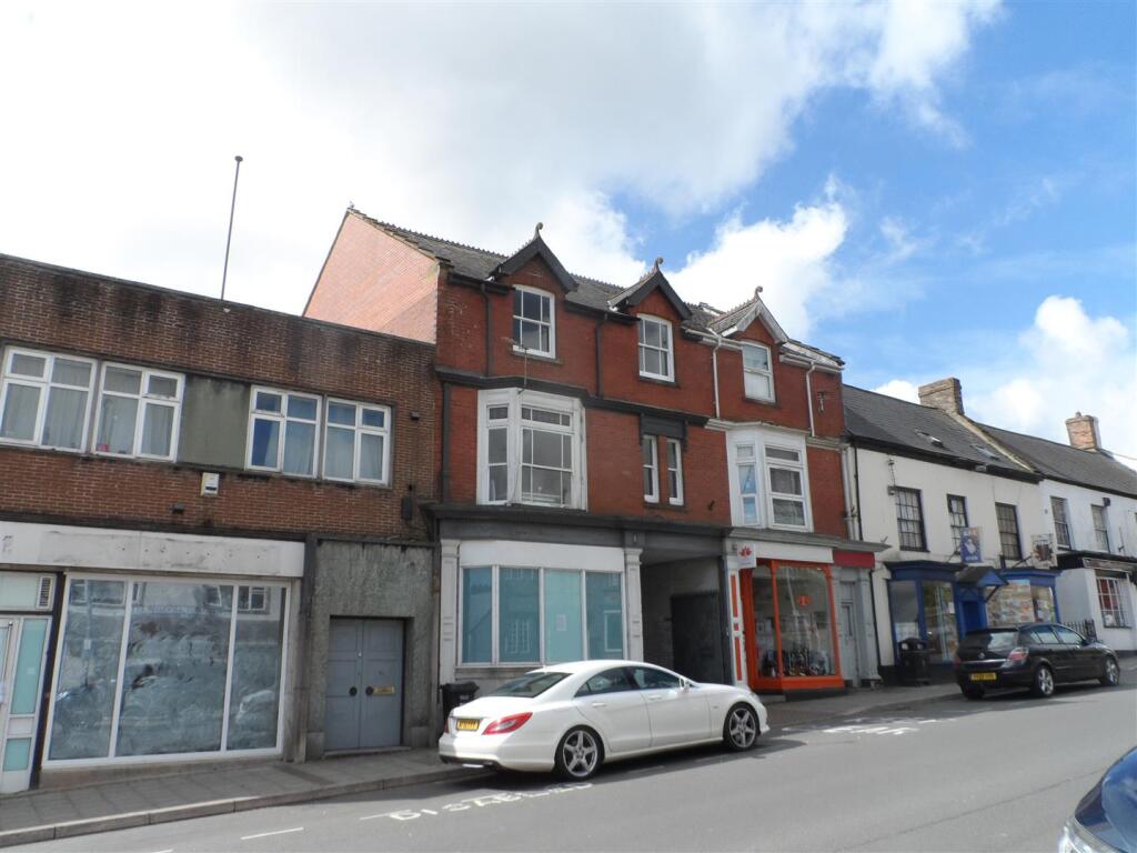 1 bed House Share for rent in Chard. From Derbyshire's Estate Agents - Chard