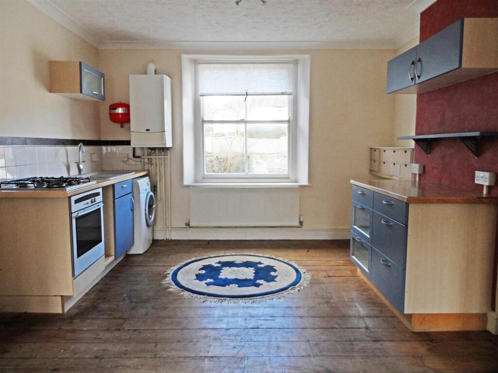 2 bed Annexe for rent in Chard. From Derbyshire's Estate Agents - Chard