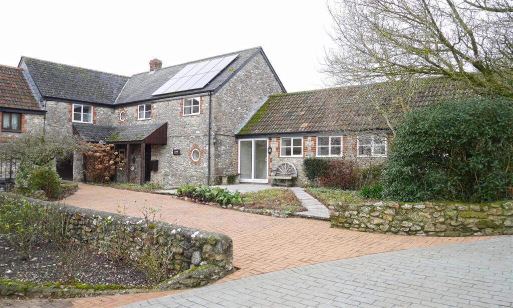 4 bed Chalet type for rent in Winsham. From Derbyshire's Estate Agents - Chard