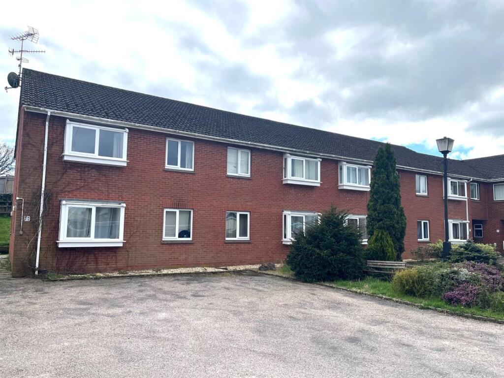 2 bed 1st Floor Flat for rent in Hemyock. From Derbyshire's Estate Agents - Chard