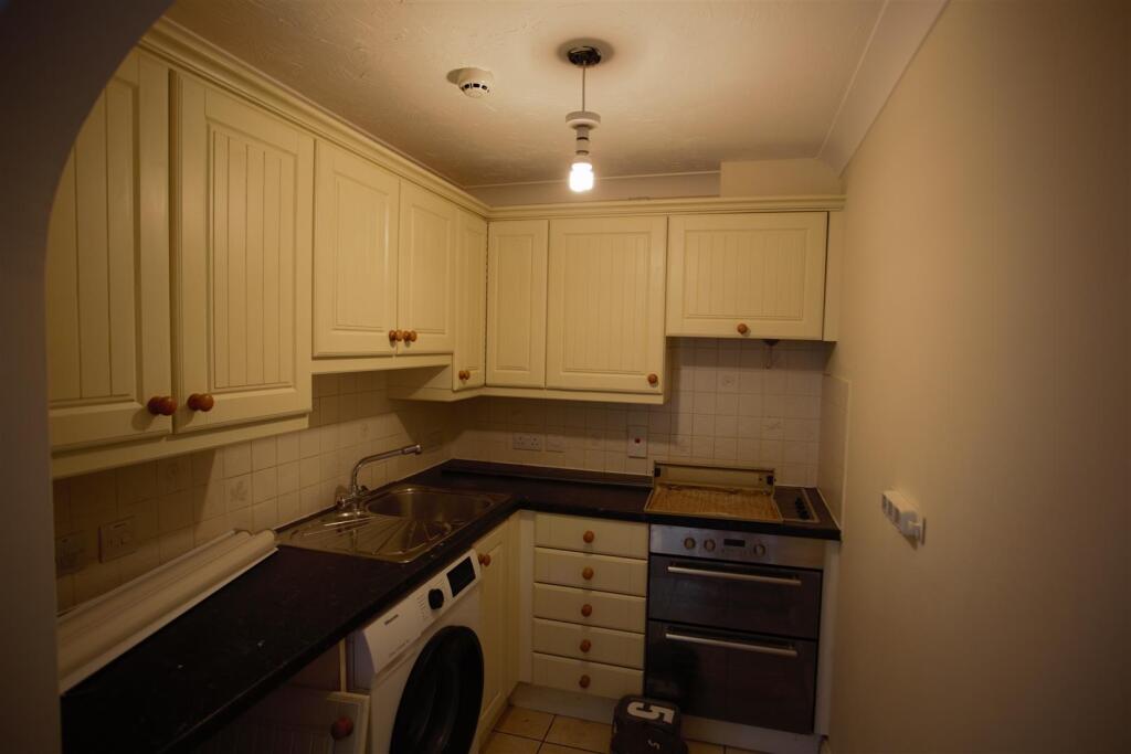 1 bed Apartment for rent in Chard. From Derbyshire's Estate Agents - Chard 1 bed Apartment for rent in Chard. From Derbyshire's Estate Agents - Chard