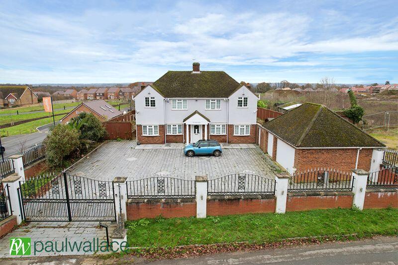 4 bed Detached for rent in Goff's Oak. From Paul Wallace Estate Agents - Cheshunt