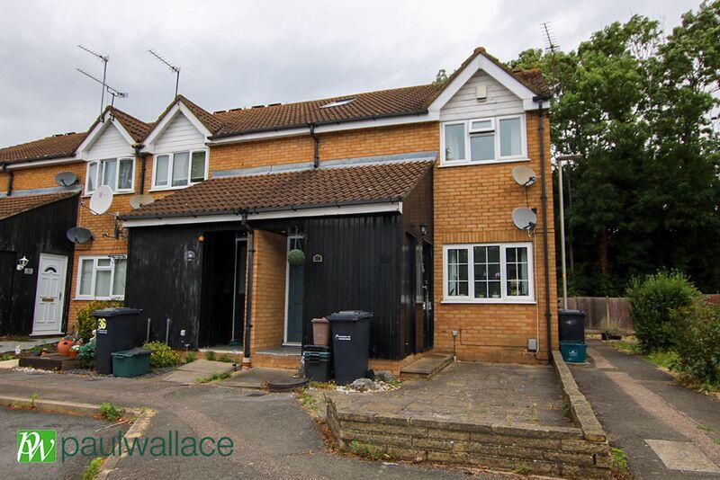 1 bed Apartment for rent in Cheshunt. From Paul Wallace Estate Agents - Cheshunt