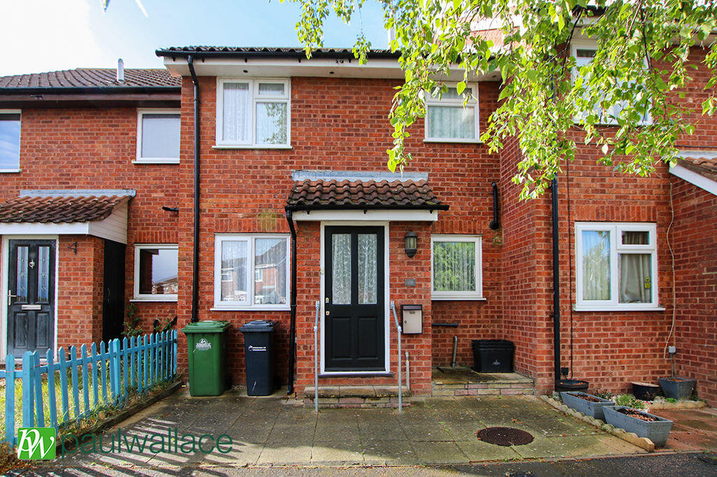 1 bed Mid Terraced House for rent in Wormley West End. From Paul Wallace Estate Agents - Cheshunt