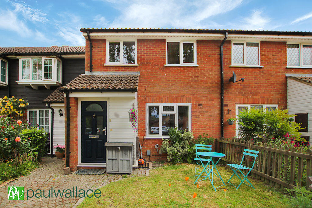 3 bed Mid Terraced House for rent in Wormley West End. From Paul Wallace Estate Agents - Cheshunt 3 bed Mid Terraced House for rent in Wormley West End. From Paul Wallace Estate Agents - Cheshunt
