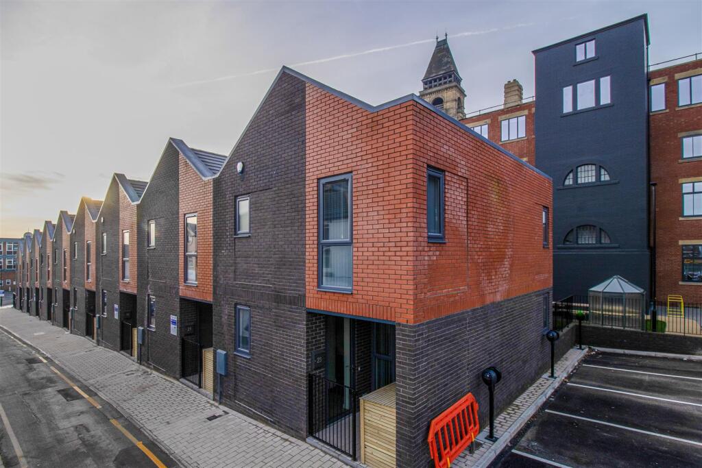 3 bed End of Terrace for rent in Wakefield. From Richard Kendall - Wakefield