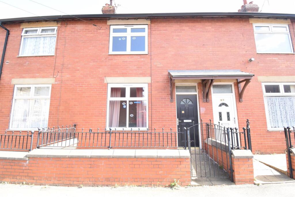2 bed End of Terrace for rent in Dewsbury. From Richard Kendall - Wakefield