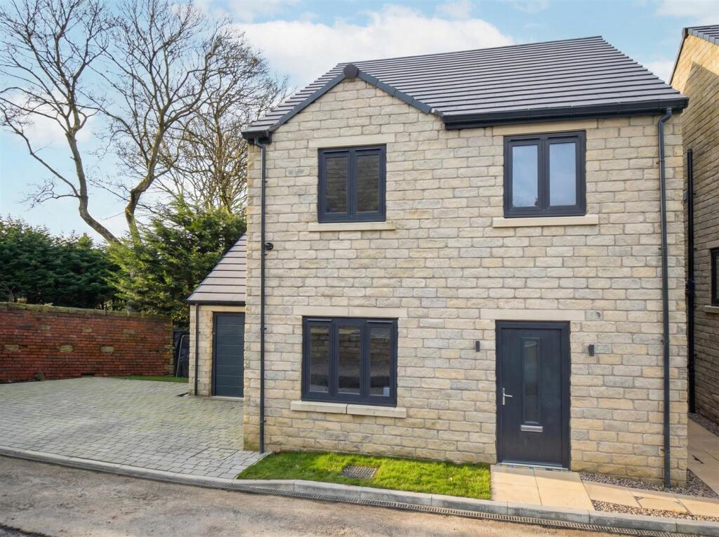 4 bed Detached for rent in Briestfield. From Richard Kendall - Wakefield