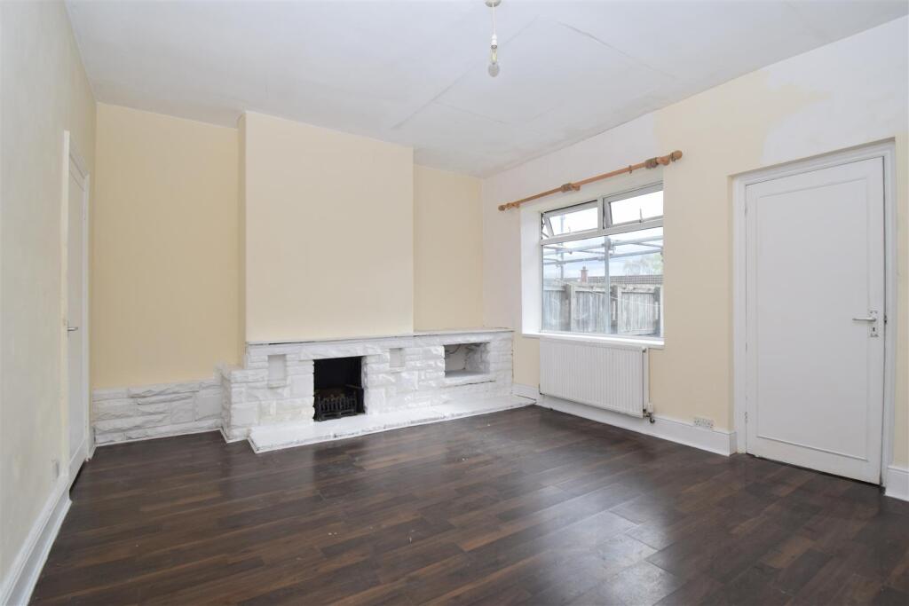 2 bed Mid Terraced House for rent in Normanton. From Richard Kendall - Wakefield