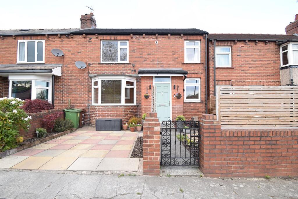 2 bed Mid Terraced House for rent in Ossett. From Richard Kendall - Wakefield