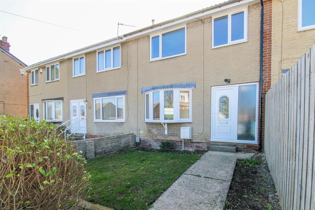 3 bed Mid Terraced House for rent in Crigglestone. From Richard Kendall - Wakefield