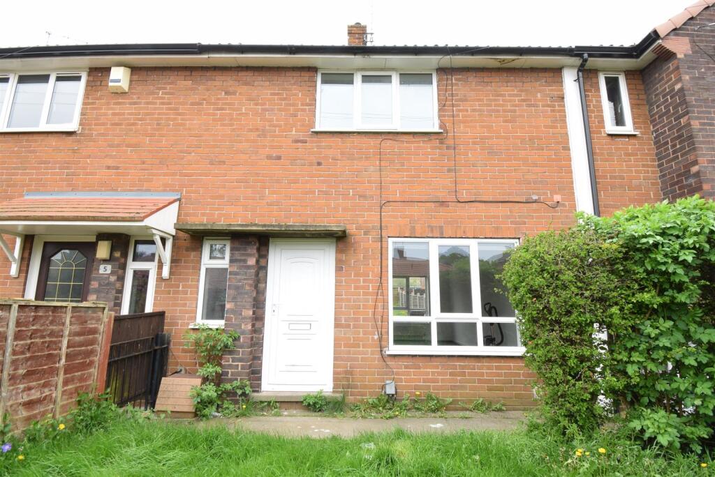 2 bed Mid Terraced House for rent in Castleford. From Richard Kendall - Wakefield