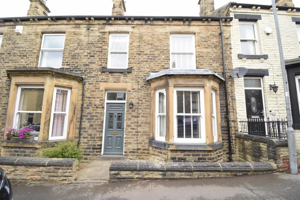 3 bed Mid Terraced House for rent in Horbury. From Richard Kendall - Wakefield
