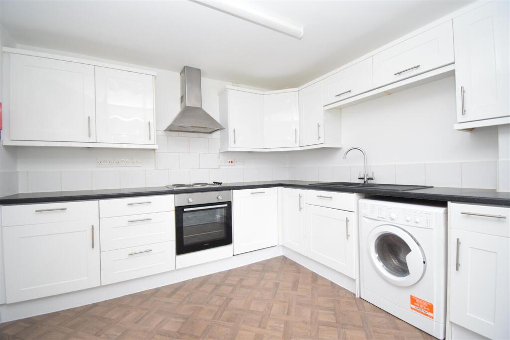 2 bed 1st Floor Flat for rent in Kinsley. From Richard Kendall - Wakefield
