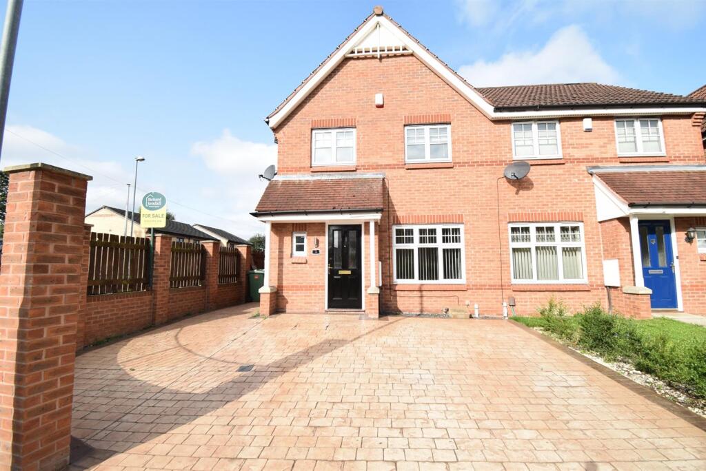 3 bed Semi Detached for rent in Kirkhamgate. From Richard Kendall - Wakefield 3 bed Semi Detached for rent in Kirkhamgate. From Richard Kendall - Wakefield