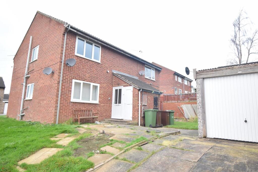 1 bed 1st Floor Flat for rent in Bottom Boat. From Richard Kendall - Wakefield