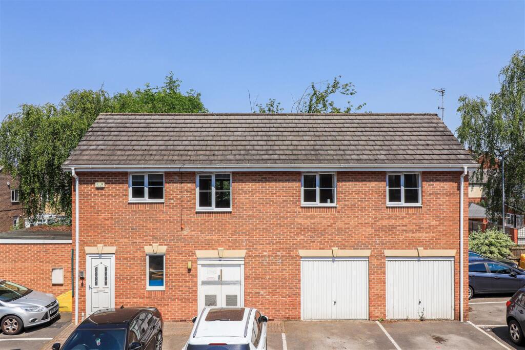 2 bed 1st Floor Flat for rent in Kirkhamgate. From Richard Kendall - Wakefield