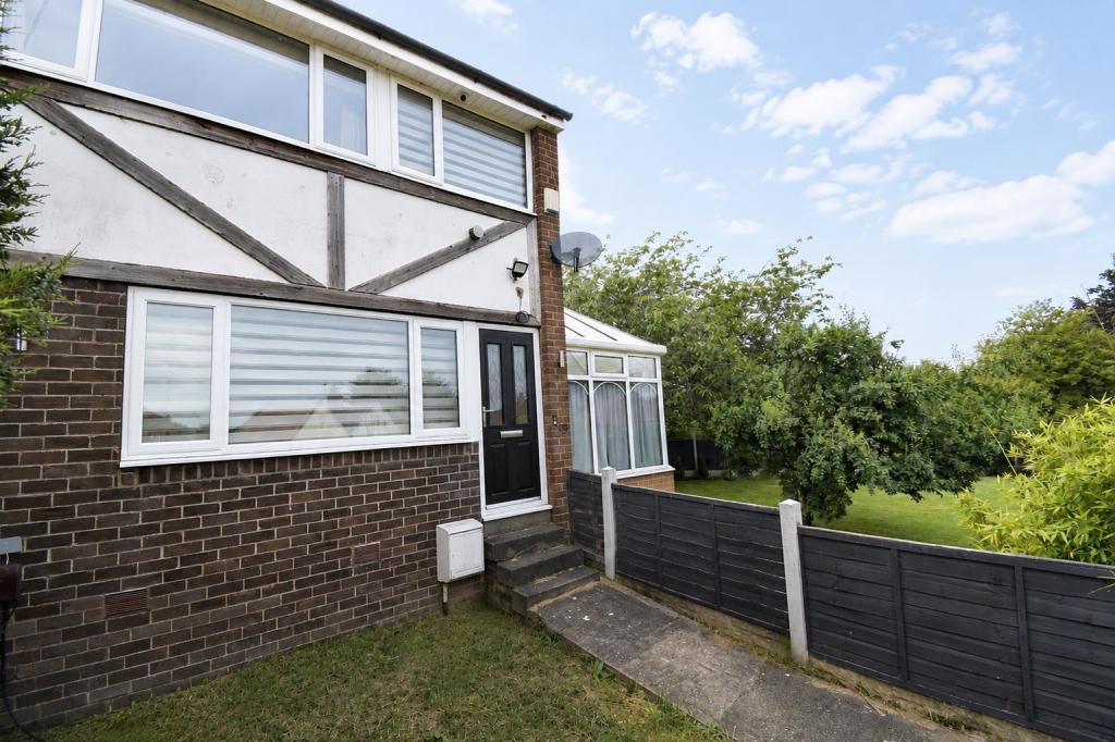 3 bed End of Terrace for rent in Kirkhamgate. From Richard Kendall - Wakefield 3 bed End of Terrace for rent in Kirkhamgate. From Richard Kendall - Wakefield