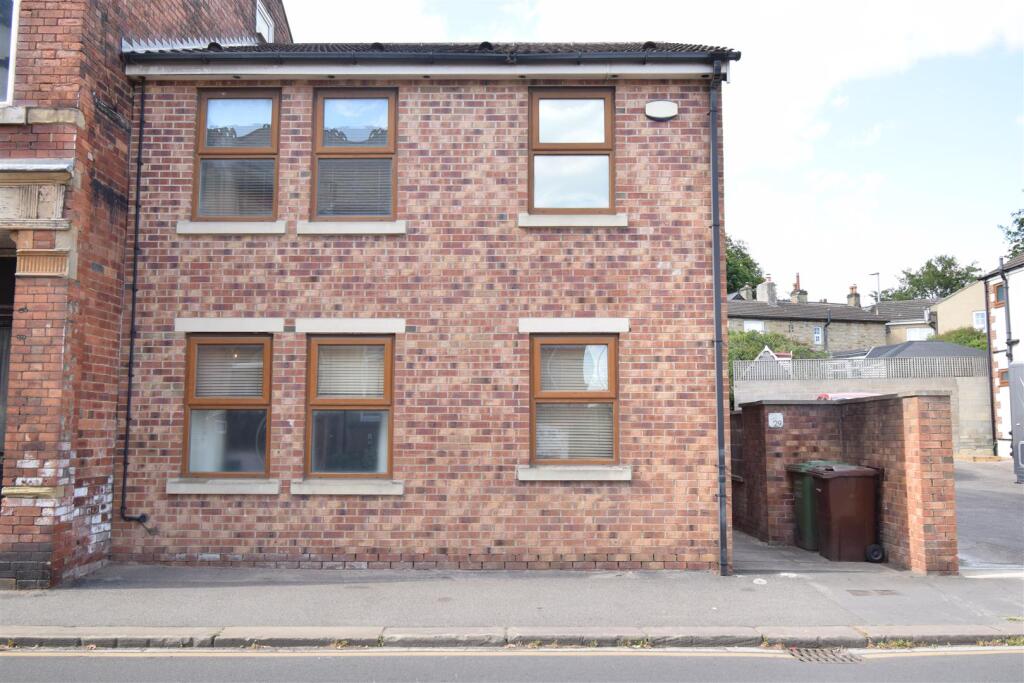 3 bed Town House for rent in Horbury. From Richard Kendall - Wakefield 3 bed Town House for rent in Horbury. From Richard Kendall - Wakefield
