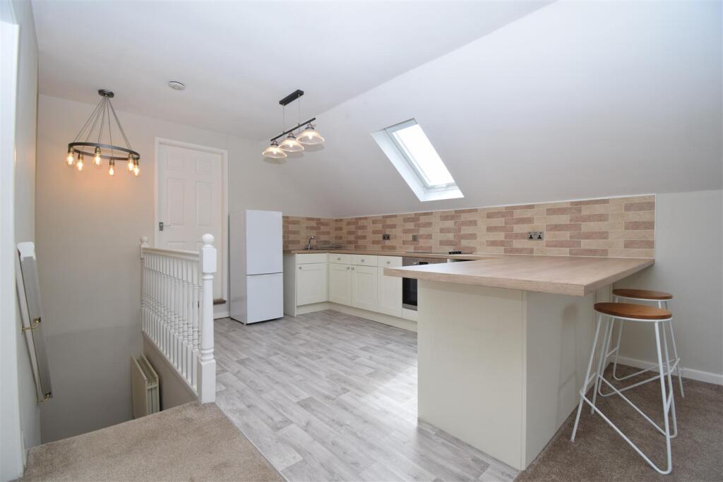 1 bed 1st Floor Flat for rent in Walton. From Richard Kendall - Wakefield