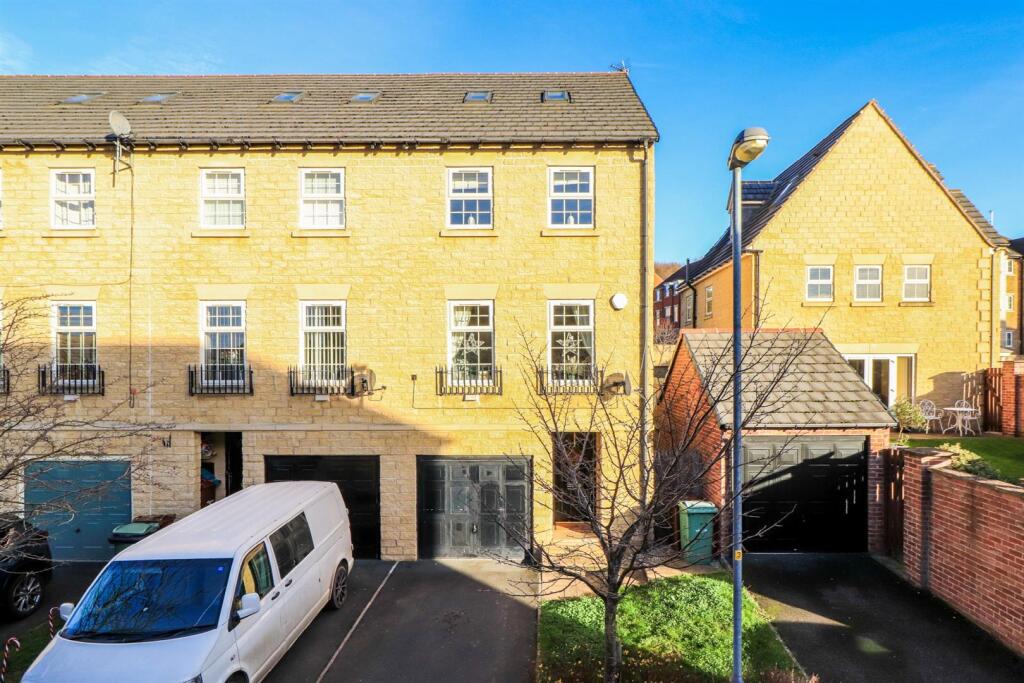 4 bed Town House for rent in Woolley Grange. From Richard Kendall - Wakefield 4 bed Town House for rent in Woolley Grange. From Richard Kendall - Wakefield