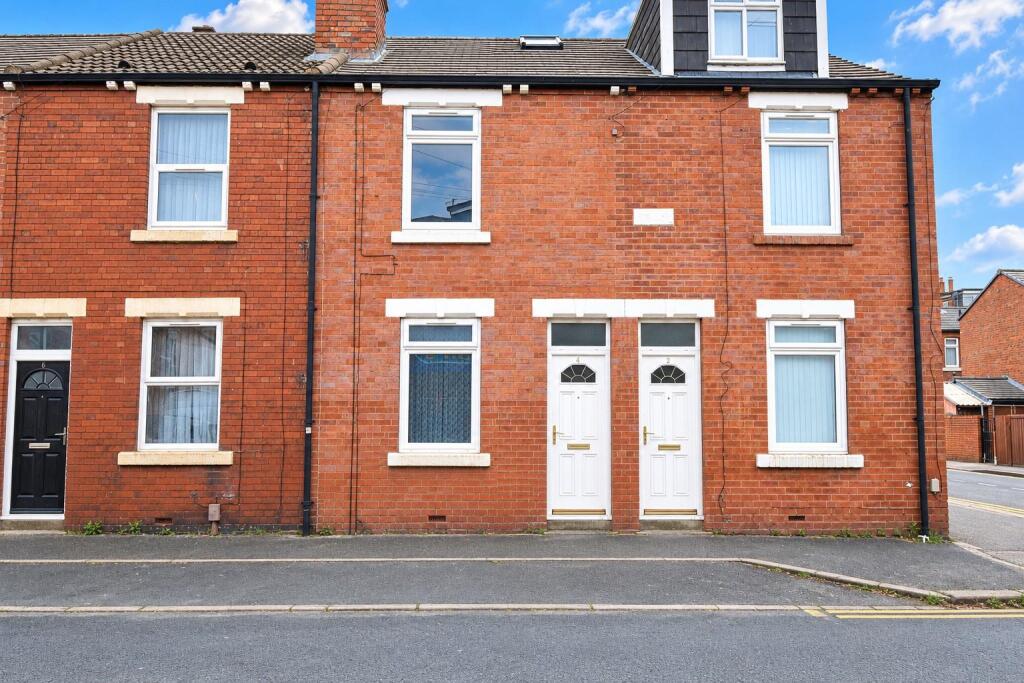 2 bed Mid Terraced House for rent in Wakefield. From Richard Kendall - Wakefield